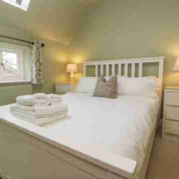 3 Painters Field Rooms