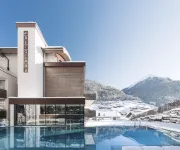 Hotel Bergland - 5-Star