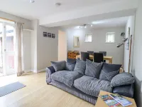 Yr Wyddfa Hotels in Llanddeiniolen