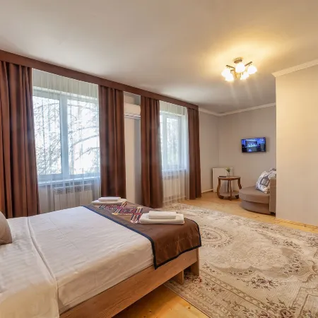 TES HOTEL