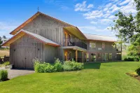 Mt Gardner Inn Hotels in Winthrop