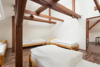 Easy Housing - Hostels