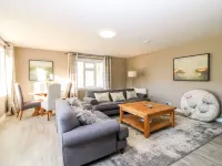 白色山丘小屋飯店