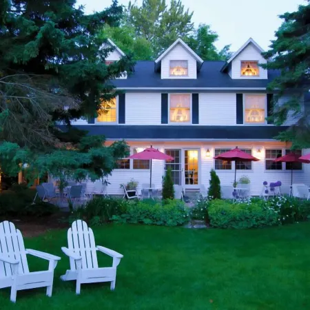 Eagle Harbor Inn