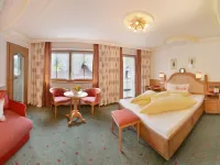 Hotel Alpenjuwel 4 Sterne Superior Hotels in Tux