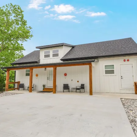 Majestic on Tablerock 5 Bedroom Home by RedAwning