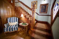 Irwin Street Inn Hotels in Hanford