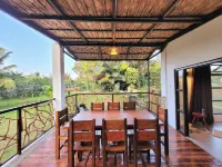 Modern Bahay Kubo near Tagaytay - Casita Anahaw Hotels in Amadeo