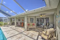 Lanai & Heated Pool: Stunning Cape Coral Getaway - Parkering