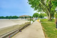 Lakefront St Marys Getaway w/ Boat Dock + Fire Pit - 3-Star