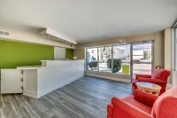 Beachcomber Inn & Suites - balcony