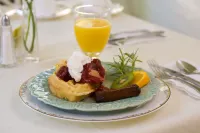 Maplewood Hotel - breakfast