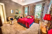 Inn at St James Court Hotels in Shively