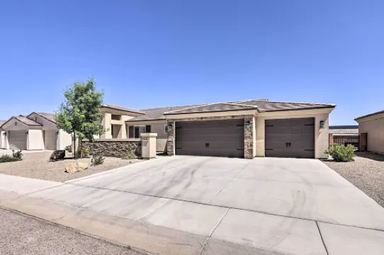 สถานที่พักสงบใน Kingman พร้อมสนามหญ้า - ใกล้แหล่งเดินป่า