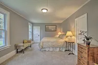 Beautiful Lenox Home, 3 Mi to Shakespeare and Co! - parking