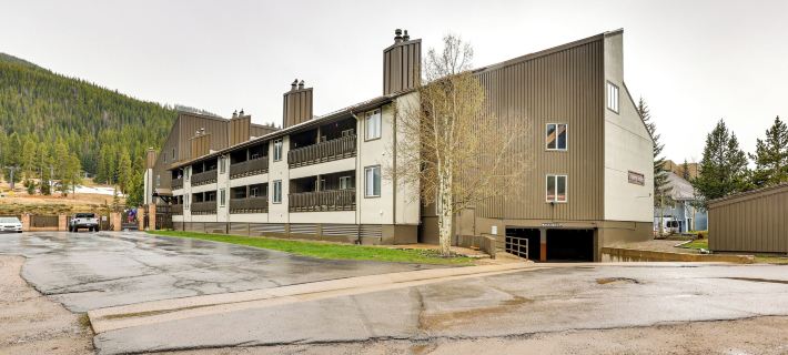 Pool and Ski-in Access Copper Mountain Condo! Hotels in Copper Mountain