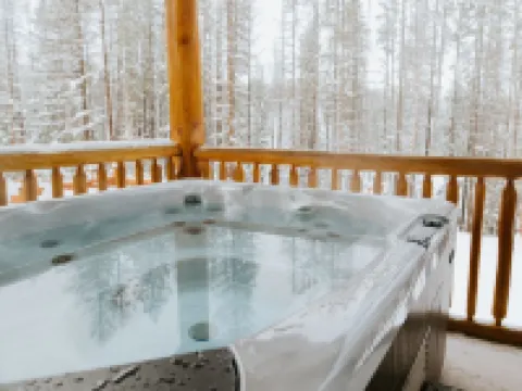 Private Hot Tub & Fireplace, Steps to Lift & Bike Trails, Short Drive to Golf. 金伯利酒店