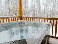 Private Hot Tub & Fireplace, Steps to Lift & Bike Trails, Short Drive to Golf.
