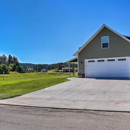 Heart of Black Hills Home by Mickelson Trail!