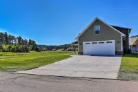 Heart of Black Hills Home by Mickelson Trail! - parking
