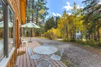 'Marble Hideaway' Cabin w/ Mountain Views + Deck! - Lemmikkieläimet sallittu
