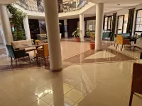 Flora Hotel