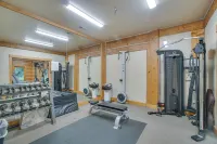Family-Friendly Cabin: Pool Access, Bikes & Games - Phòng Gym