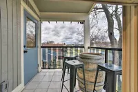 Sunny Clawson Home w/ Yard - Walk to Main St! Hotels in Clawson