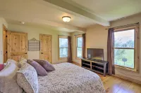 Fruita Victorian Home w/ Hot Tub + Mountains! - balcony
