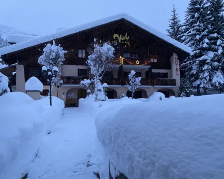 谷之家伽尼民宿 蘇塞爾瓦酒店