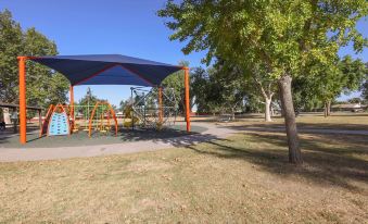 Private Pool & Patio: Pet-Friendly Bakersfield Gem