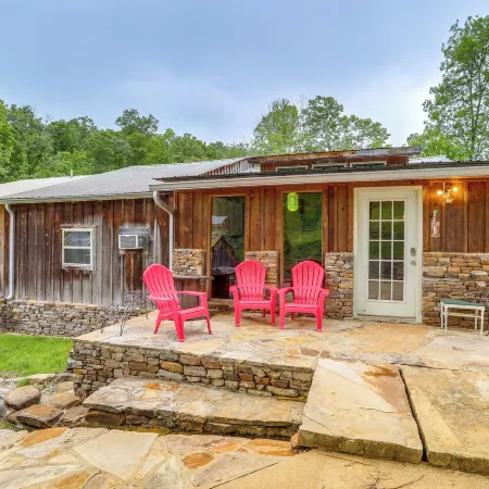 Mountain-View Cabin on Farm: 3 Mi to Town & Shops
