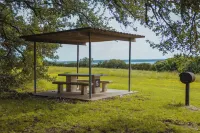 Whisper Hollow: Spa, Game Room