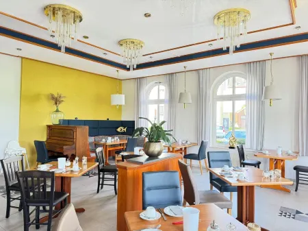 Seehotel Neue Liebe Отели в г. Куксхафен