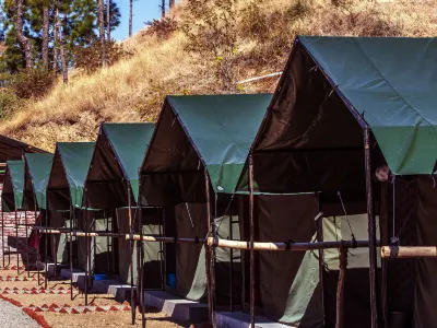 Jungle Stays Hotels near NOMADS