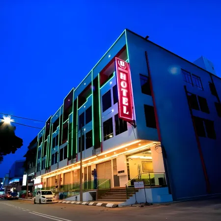 J Suites Hotel Отели рядом с достопримечательностью «Мечеть Абидин»