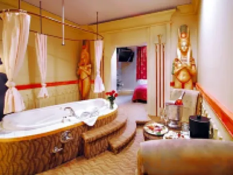 Chateau Avalon Hotels in Wyandotte County