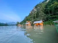 Nongkhiaw the Float House