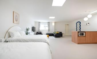 Yongin Everbay Caravan N Pension
