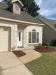 Cozy, Stylish Garden Home Hotels near Flying J Travel Center