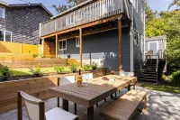 Royal Canoe by Avantstay Walk to the Shore + Private Yard Hotels near Ecola State Park