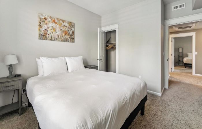 Stunning Short-Term Furnished Condo in West Linn's Summerlin!