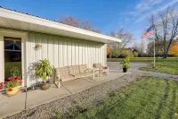 5 Mi to St Joseph River: Apartment w/ Fire Pit! - Wifi