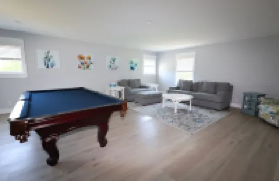 6-bedroom vacation home just a 5-minute walk to Lake Michigan