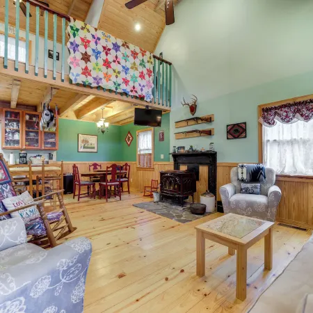 Santeetlah Lake Retreat w/ Dock: Walk to Water!