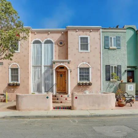 Dreamy Catalina Island Home, Walk to Beach and Ferry