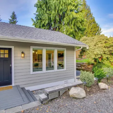 Private Yard & Fire Pit! Modern Kirkland Abode Отели в г. Редмонд