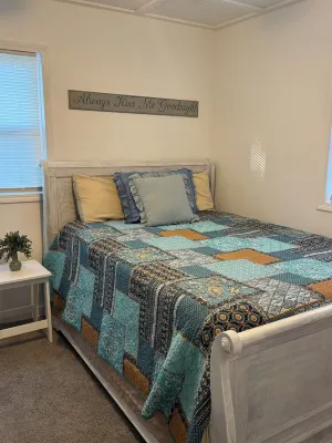 Relax and Unwind at a Peaceful Retreat Near Rend Lake