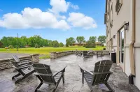 Cobblestone Hotel & Suites-RussellsPoint - 2-Star