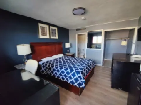 OYO Hotel Edgebrook Chicago North Shore